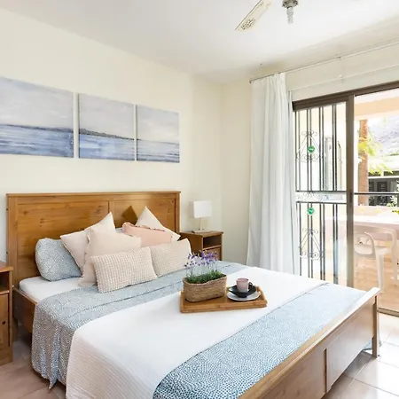 Home2book Charming Castle Harbour Cristianos Апартаменты